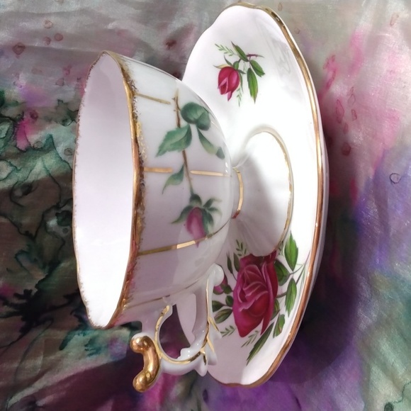 Vintage Royal Albert Roses China Tea Cup and Saucer - Picture 2 of 7